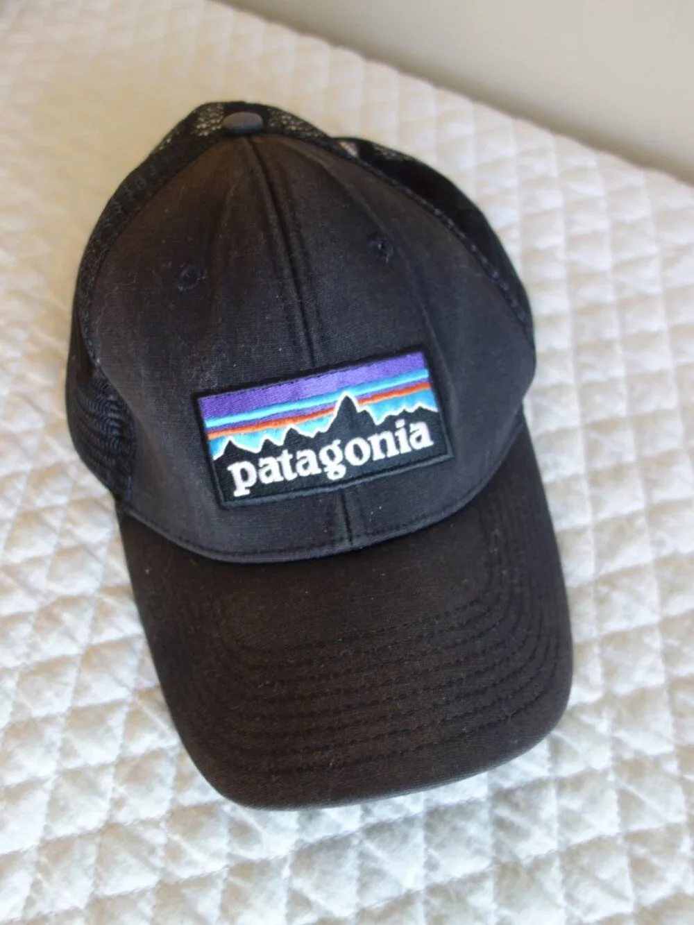 Lot of 4 PATAGONIA Snap Back Mesh Caps – olive / mauve / black / wine - Picture 5 of 13